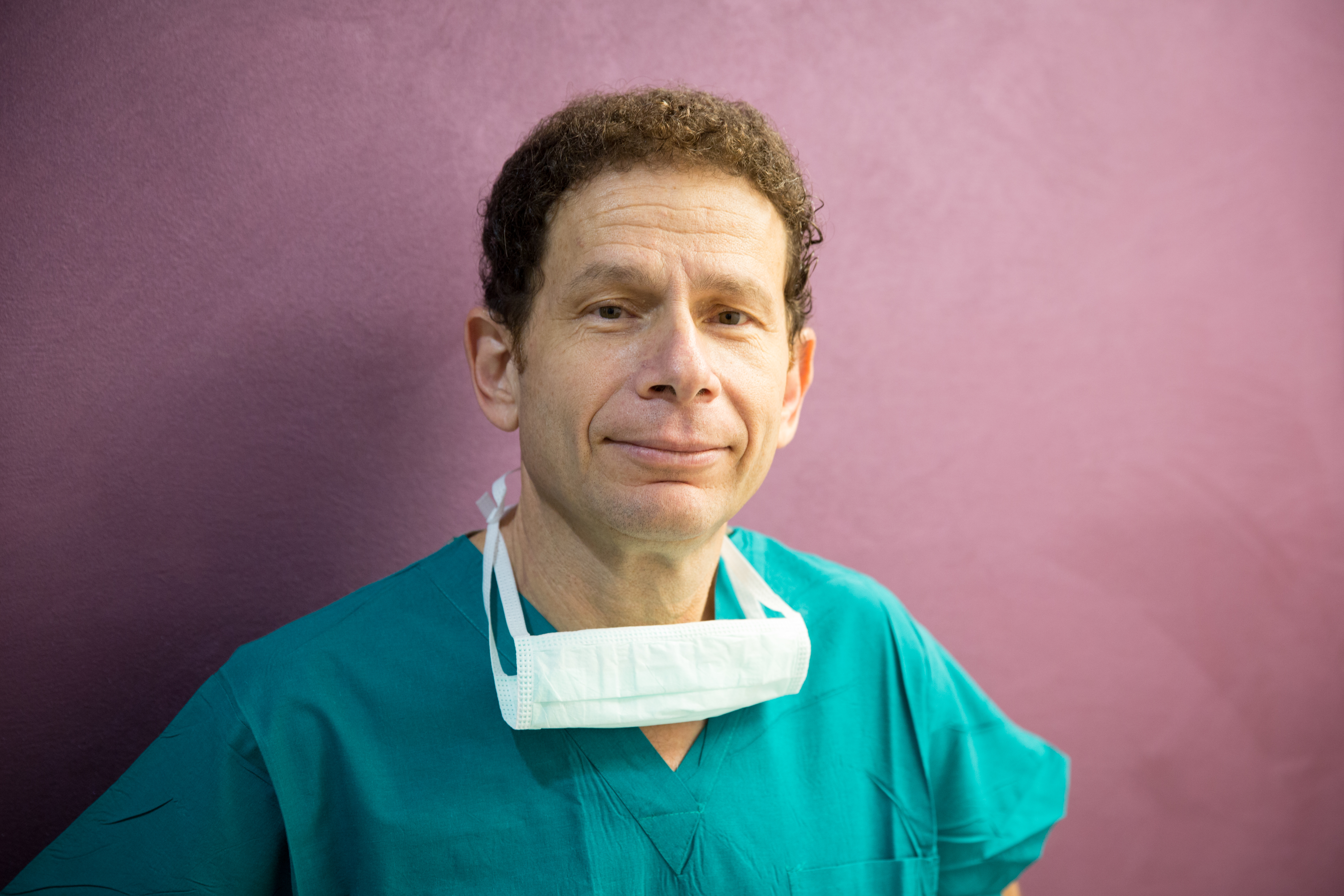 פרופסור אבי סלומון – מומחה קרנית והסרת משקפיים בלייזר